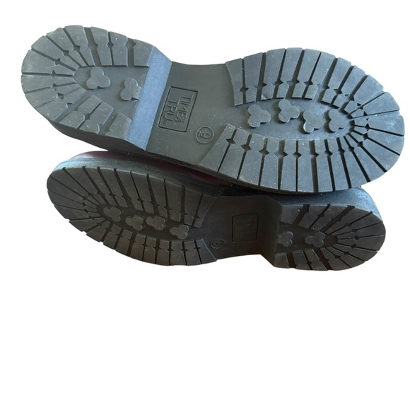 Women’s Time and Tru burgundy faux leather zip & lace up lug boots NWOT Size 9 - Picture 5 of 8